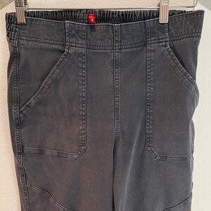 Women’s spanks charcoal Jogger Pants, great condition!